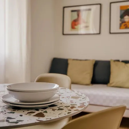 Apartment Just Urban - Modern And Strategic 1-br Flat B - Station